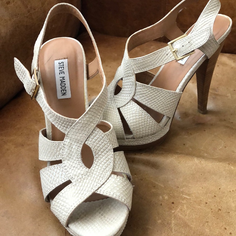 Size 10 Steve Madden heels. Like new